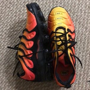 Nike air max orange crimson